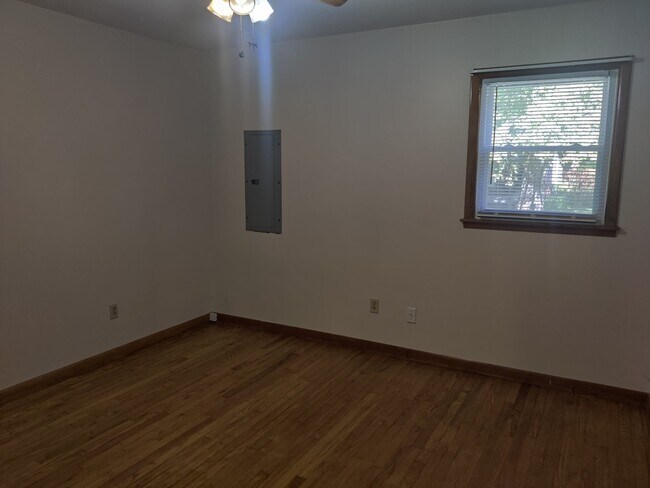 Building Photo - House with HUGE storage barn on 25 acres