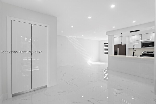 Building Photo - 6206 SW 136th Ct