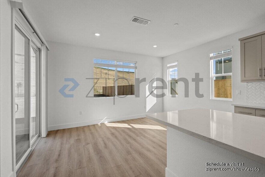 Building Photo - 7813 Lamplight Ct