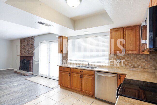 Building Photo - Great Home With NO HOA