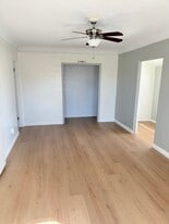 Building Photo - 43 W 52nd St