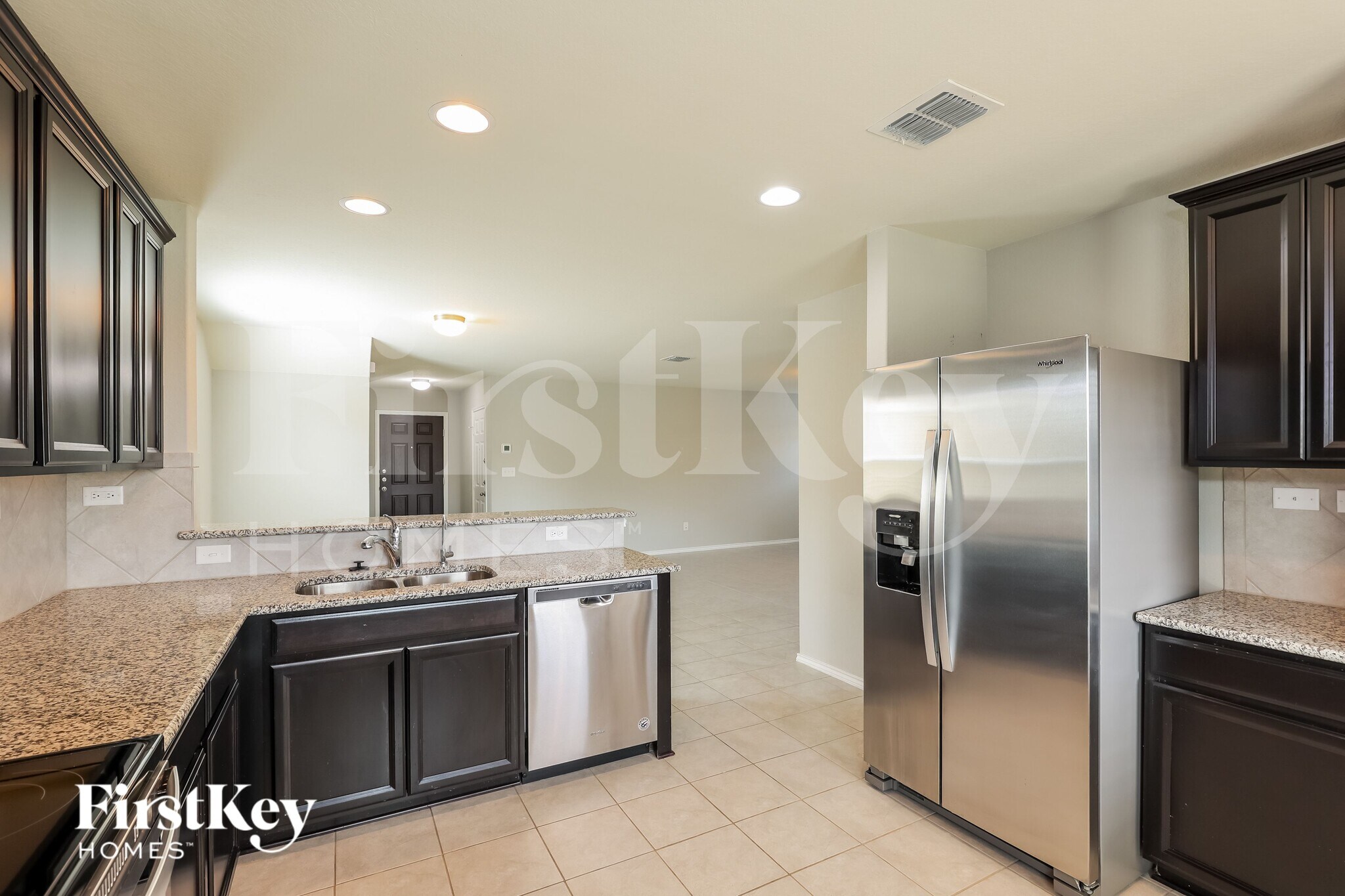 Building Photo - 12034 Silver Lgt