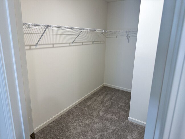 Building Photo - Brand new 2100sqft 4-bedroom / 3-Bath in t...