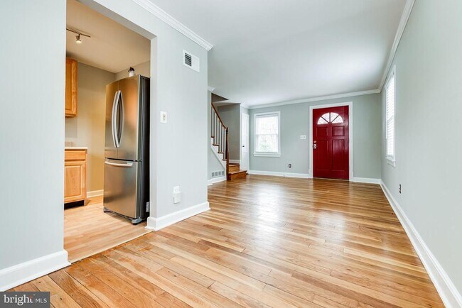 Building Photo - 5809 Mt Vernon Dr