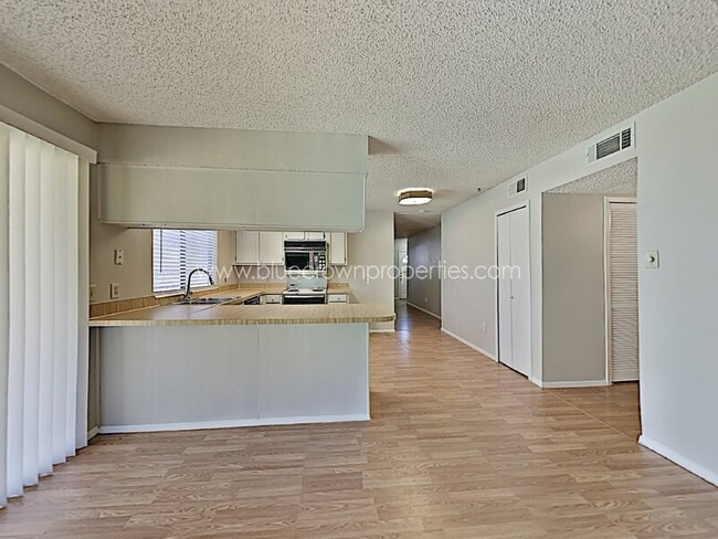Building Photo - 4202 Glenlawn Ct