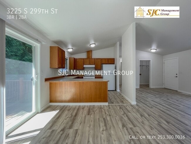 Building Photo - 3225 S 299th St