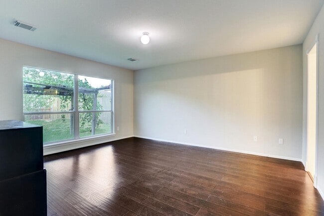 Building Photo - 3806 Flatwood Dr