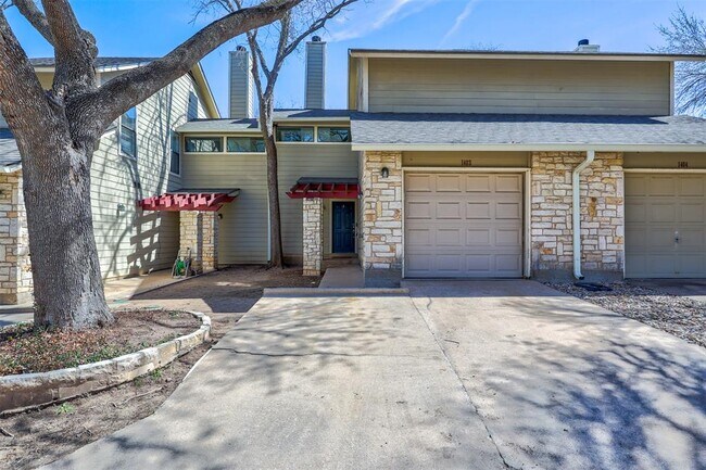 Building Photo - 512 Eberhart Ln