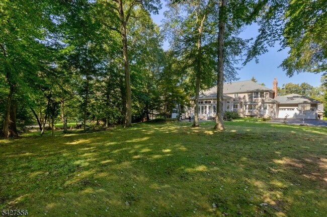 Building Photo - 7 Byron Rd