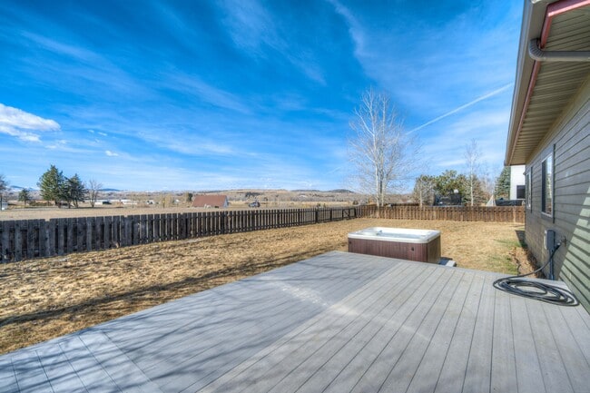 Building Photo - 32 E Clara Ct