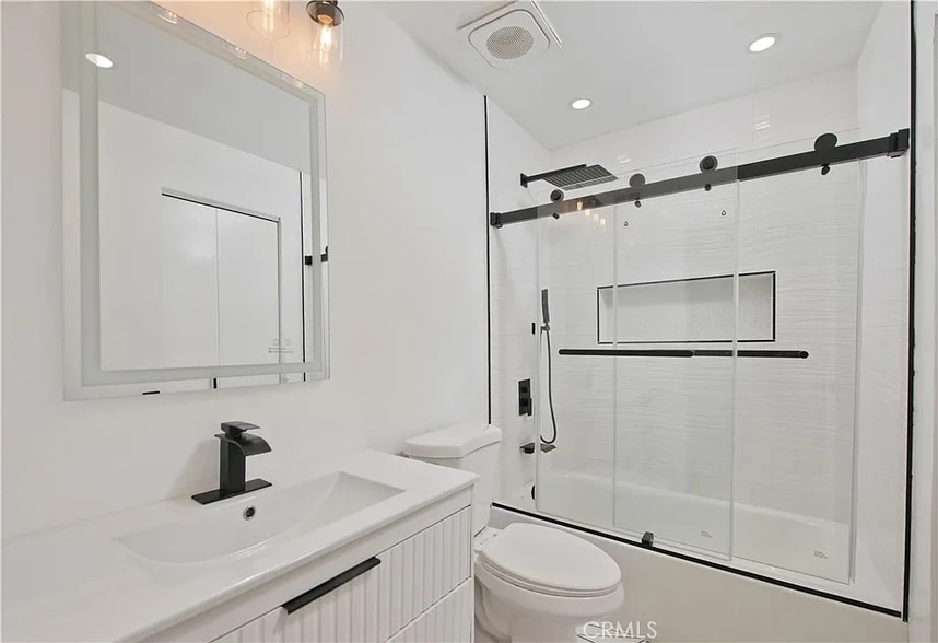 Building Photo - 18028 Saratoga Way