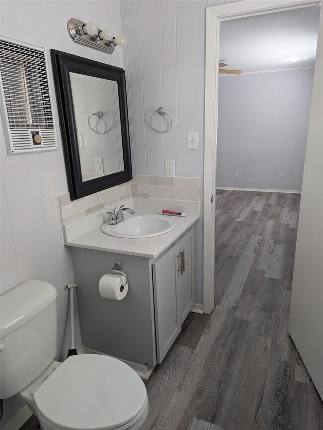 Building Photo - 1311 1/2 21st St