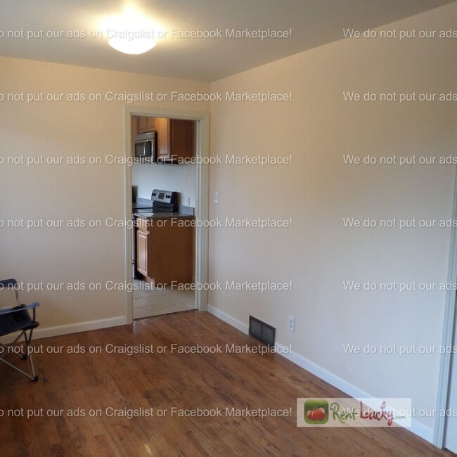 Building Photo - Cool & HUGE 5-Bedroom Home in Des Moines with Large Detached Shop/Garage!!