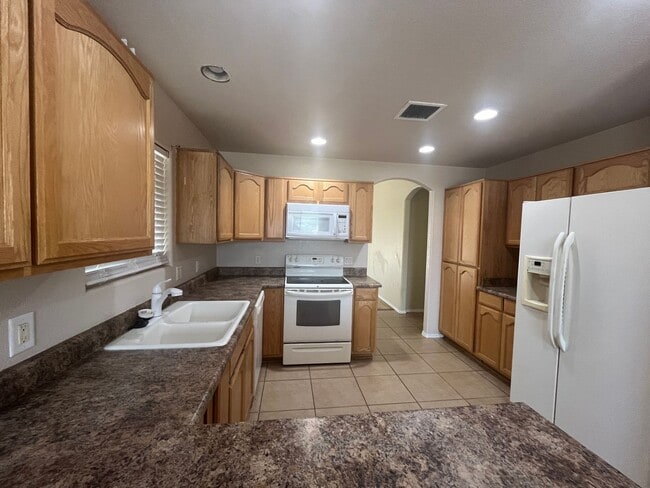 Building Photo - 4413 Redwood St