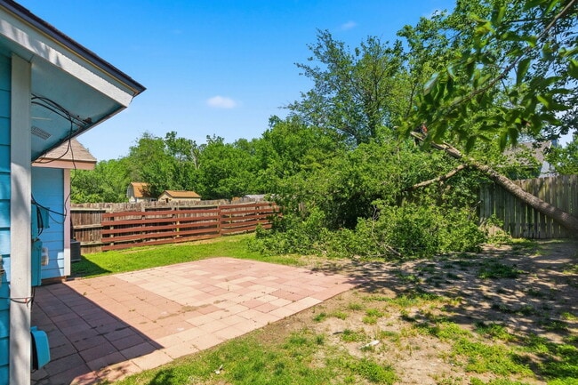 Building Photo - 12805 Tomanet Trail