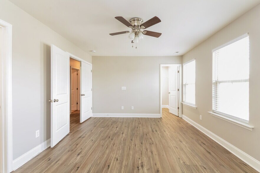 Building Photo - 854 Stable Fern Dr