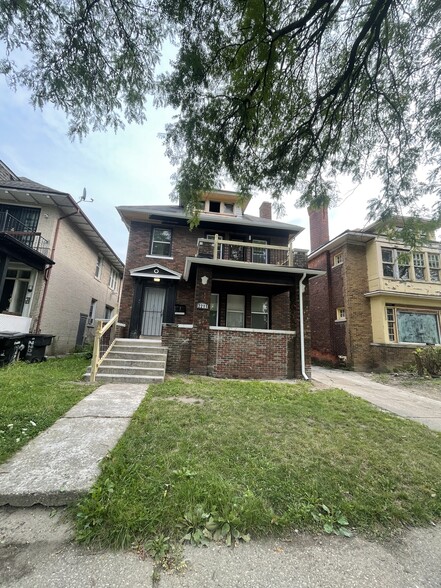 Building Photo - 2211 Gladstone St
