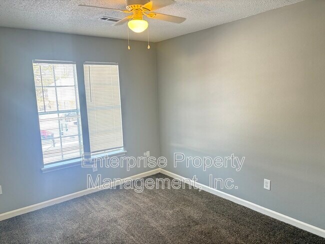 Building Photo - 3877 Camelia Cove