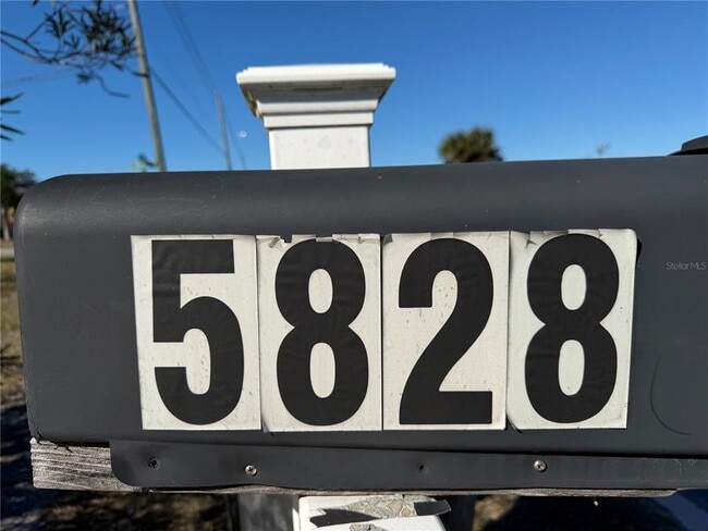 Building Photo - 5828 Gulf Dr