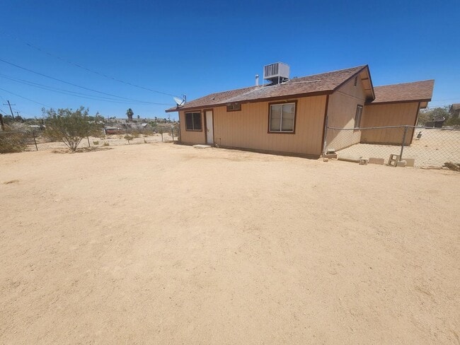 Building Photo - 2 Bedroom home COMING SOON!!!!
