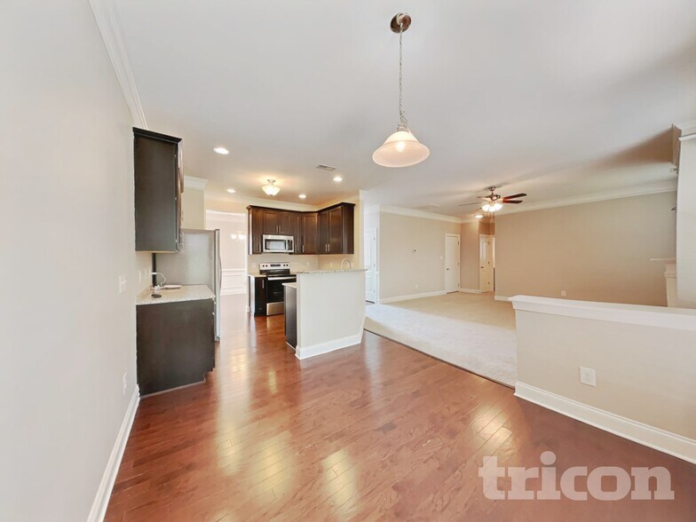 Building Photo - 2203 Wise Owl Dr