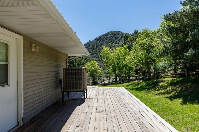 Building Photo - Serene 3 Bedroom, 2 Bathroom Home in Pine ...