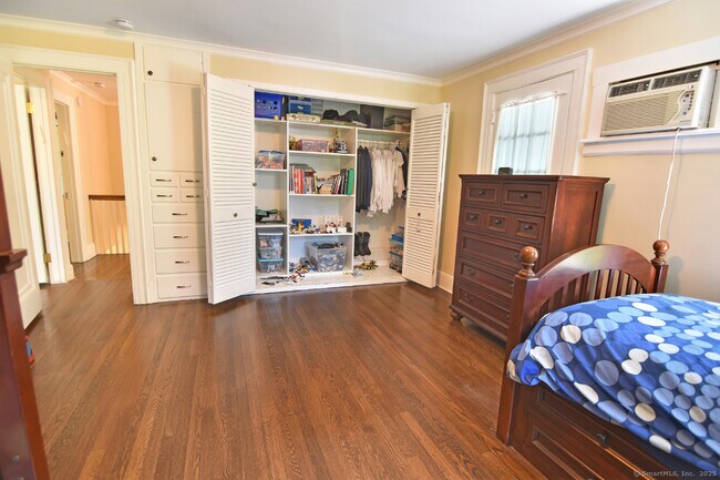 Building Photo - 541 Willow St