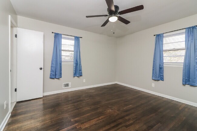 Building Photo - 24 Chestnut Dr