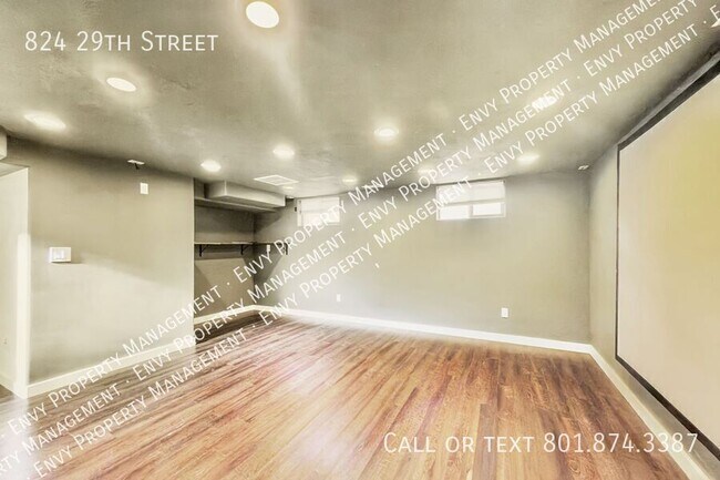 Building Photo - 824 29th St