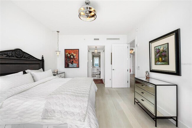 Building Photo - 1155 N Gulfstream Ave