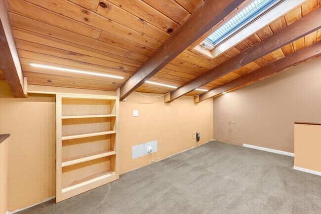 Building Photo - RIVERFRONT CONDO IN LONGVIEW