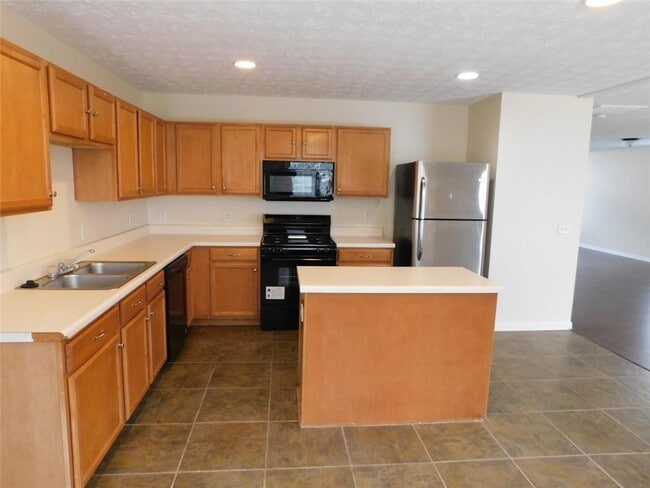 Building Photo - 479 Leaflet Ives Dr