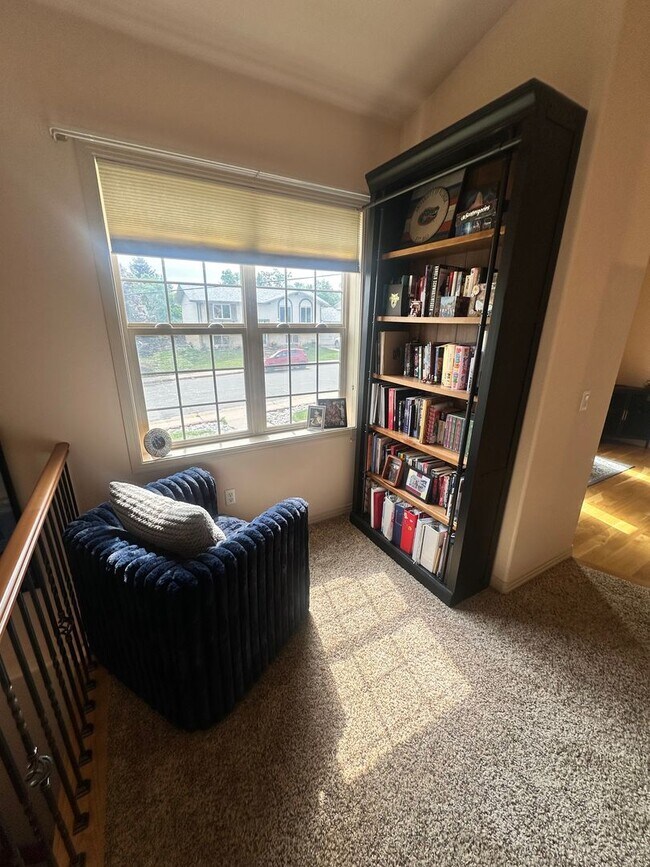 Building Photo - Amazing, Large & Beautiful Lakewood Home A...