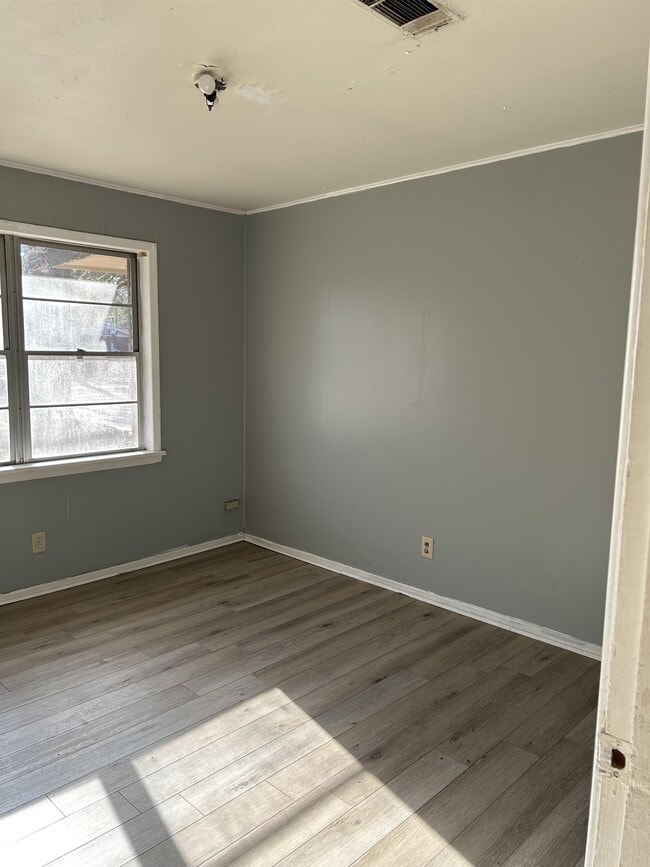 Building Photo - 2707 Fort Miro Ave