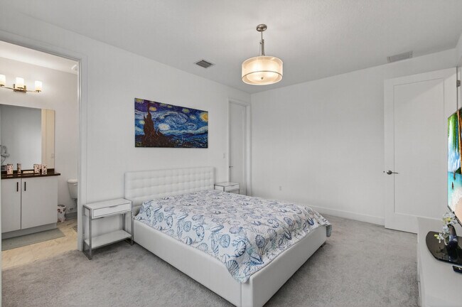 Building Photo - 17222 Blue Bayou Dr