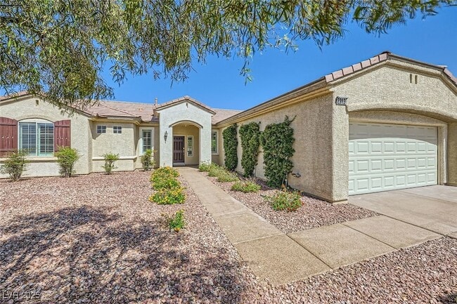 Building Photo - 2313 Fox Hills Dr