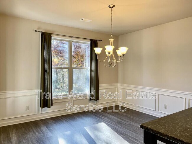 Building Photo - 7260 Silk Tree Pointe