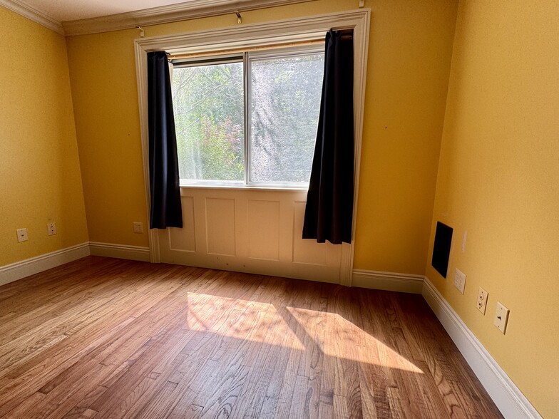 Full windows to private backyard - 113 Penny Ln