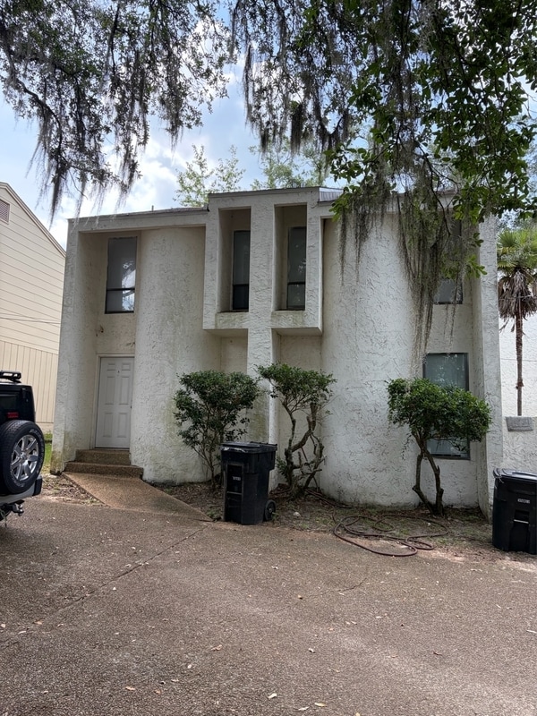 Building Photo - 1942 Larette Dr