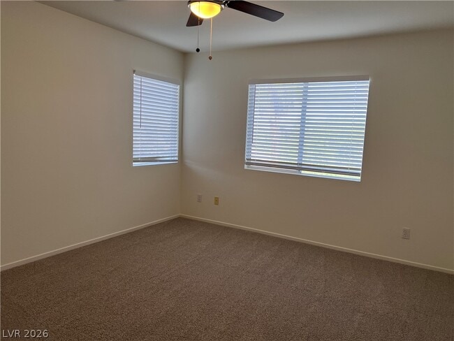 Building Photo - 3031 Scenic Valley Way