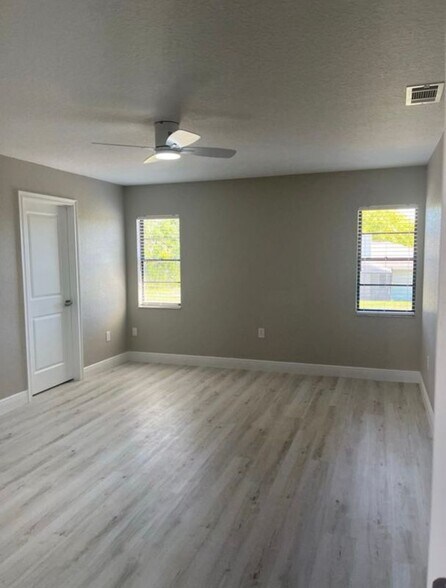Building Photo - 3036 Gloria Ave