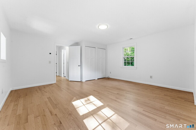 Building Photo - 210 Springbrook Rd
