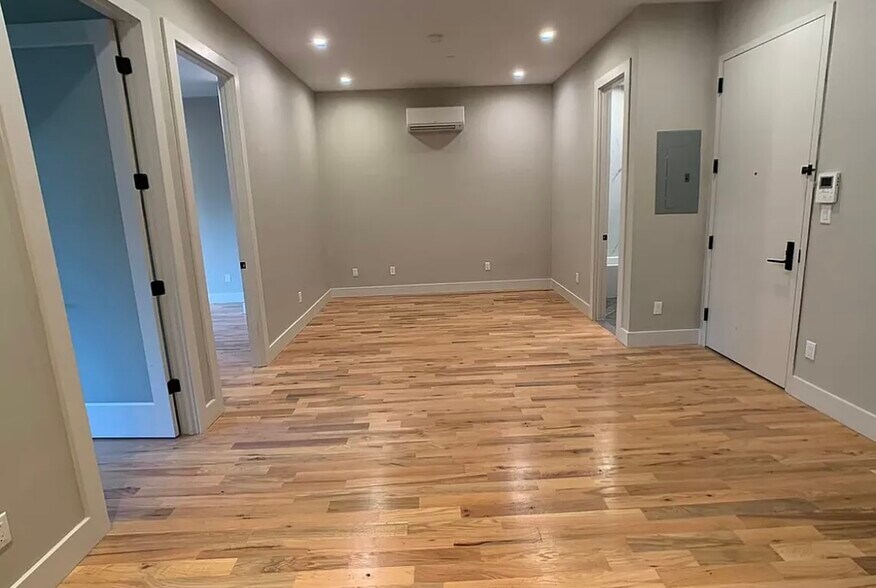 Building Photo - 151 Stanhope St