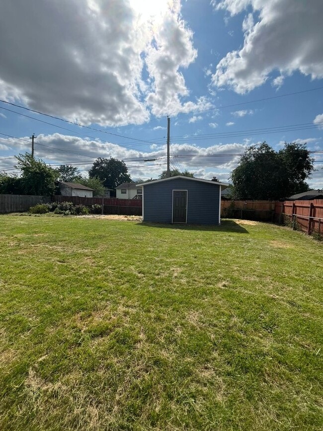 Building Photo - Renovated 5 Bedroom Home-Rare Find