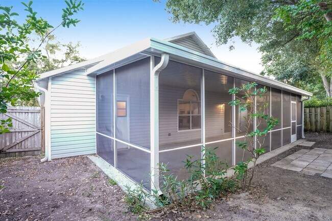 Building Photo - 658 Brightview Dr