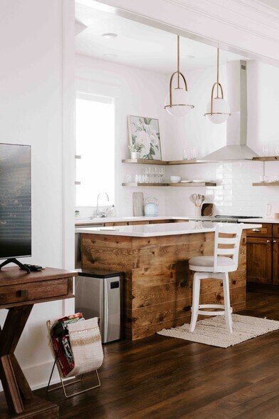 Building Photo - 2025 Loretta Parker Lane