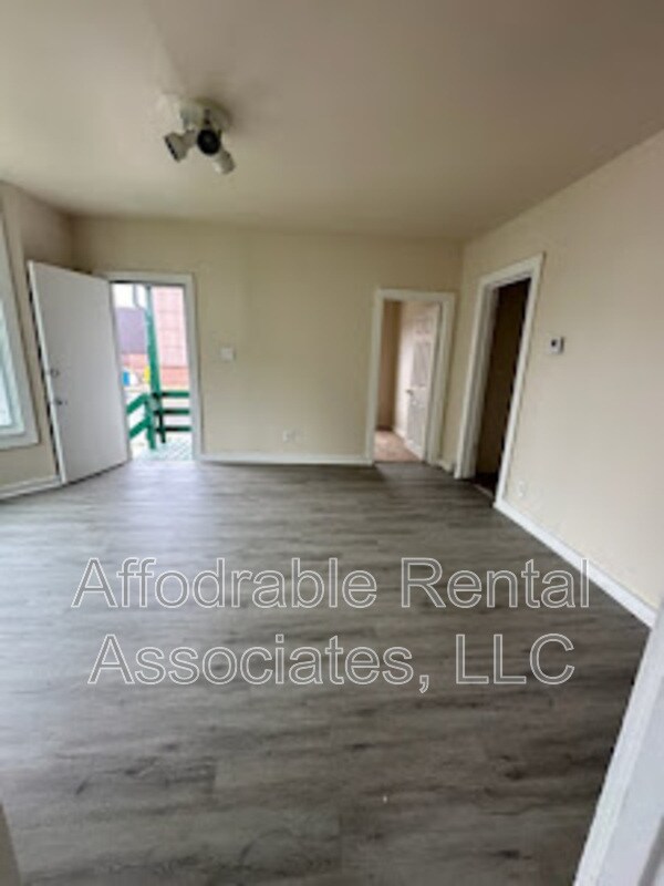 Building Photo - 1651 S 1st St