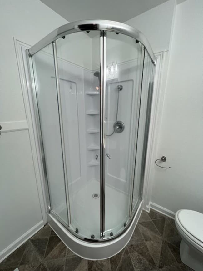 Building Photo - Gorgeous Eagle River Home w/ Open Concept Layout!