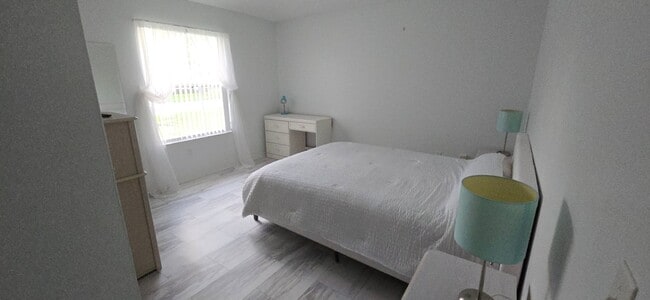 Building Photo - Furnished Rental in The Villages – 2BR/2BA Home on Del Toro Drive!