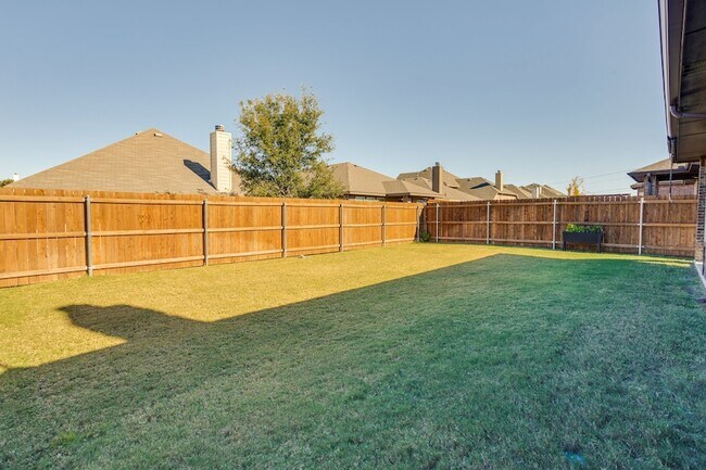 Building Photo - 4013 Lazy River Ranch Rd